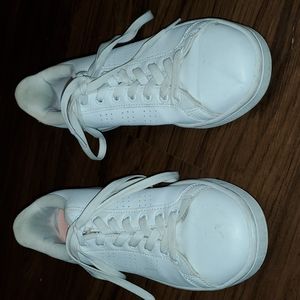 White Adidas Cloudfoam Memory